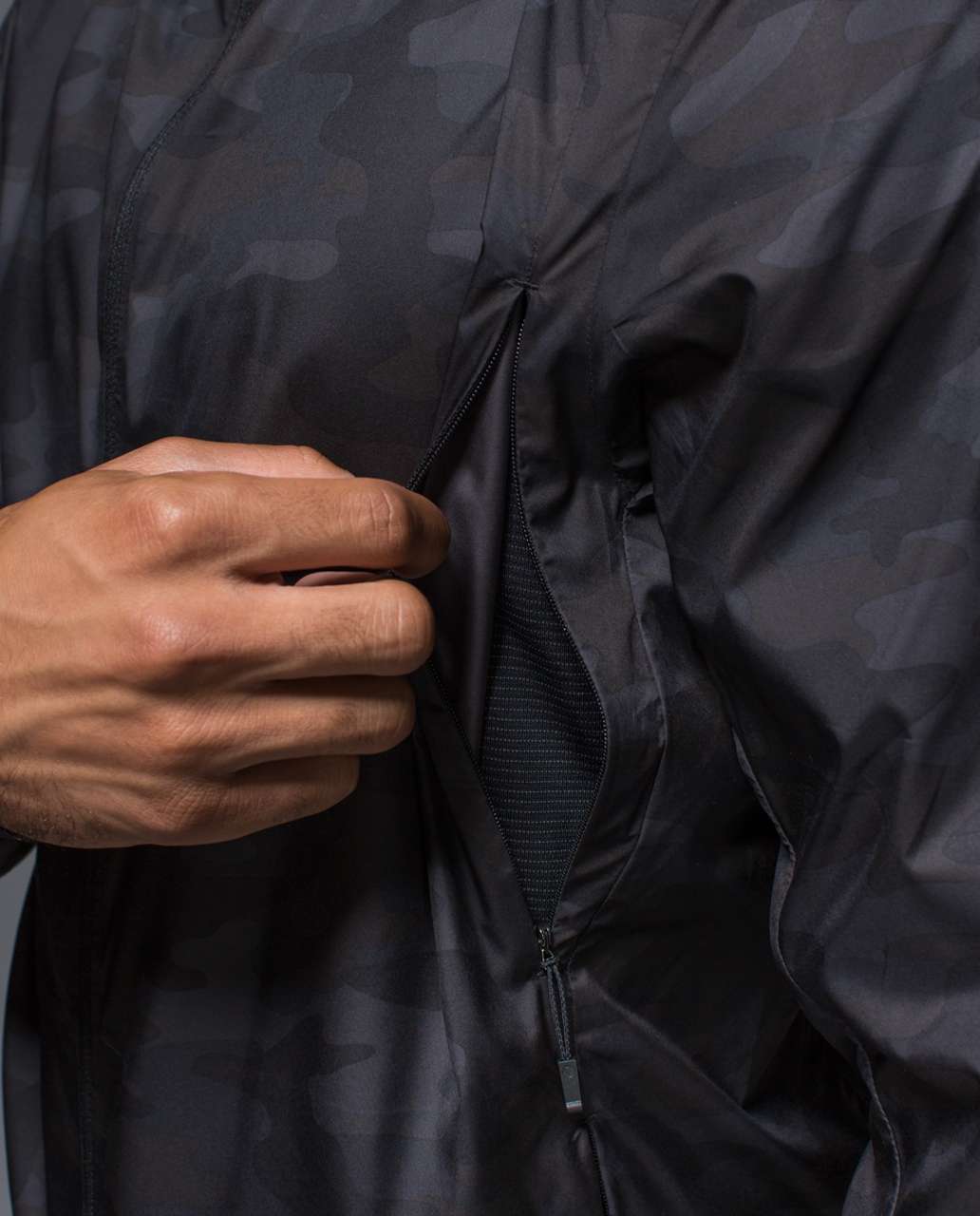 Lululemon Surge Jacket - Lotus Camo Black / Black