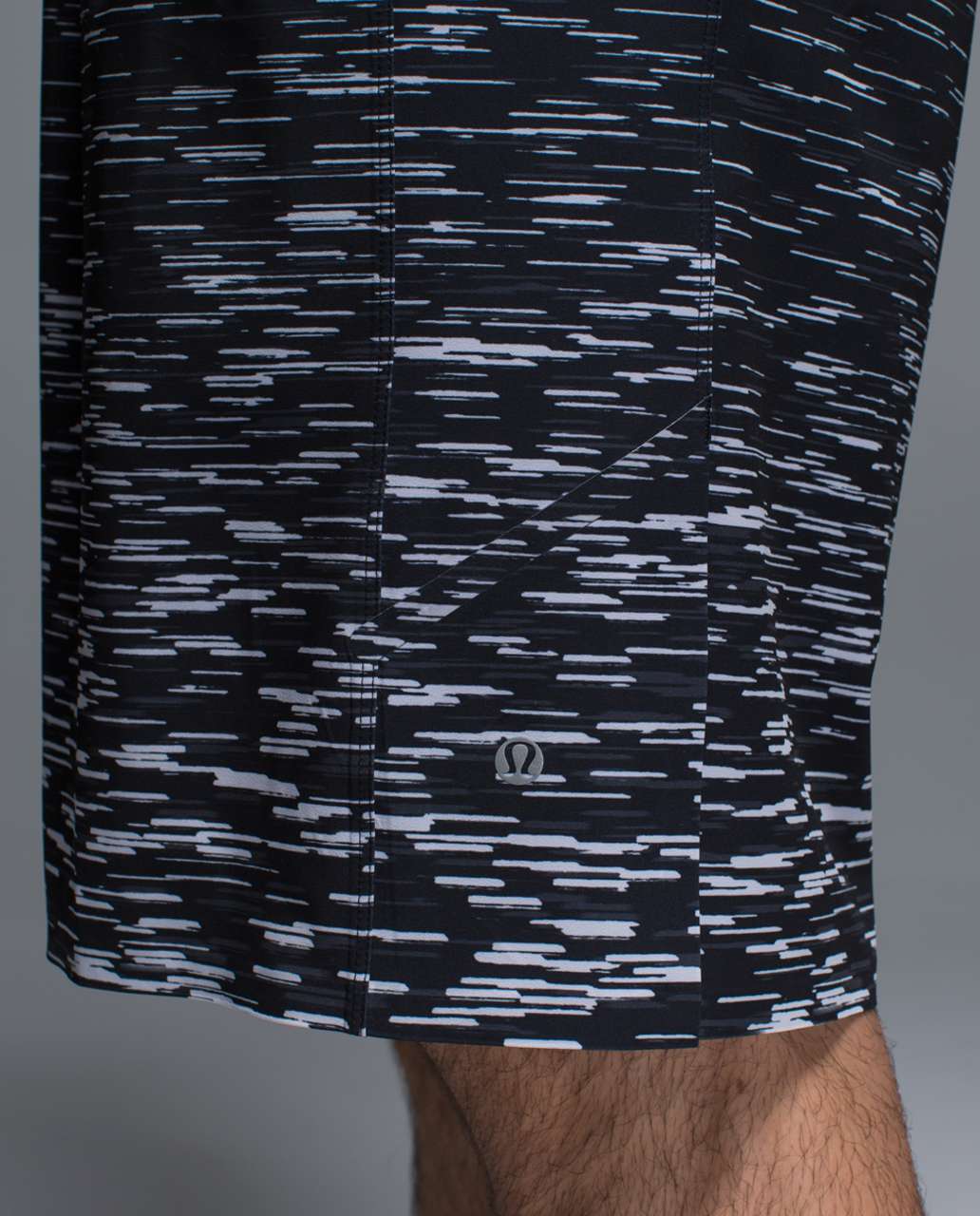 Lululemon Assert Short - Gondola Stripe Black White / Black