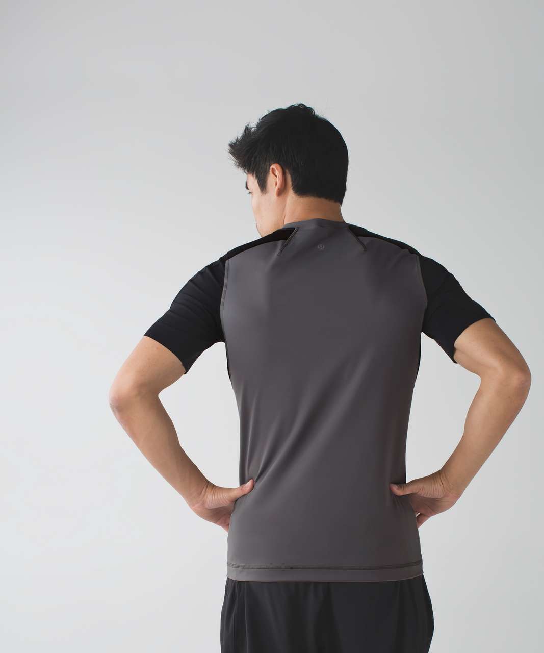 Lululemon Repetition Short Sleeve - Slate / Black