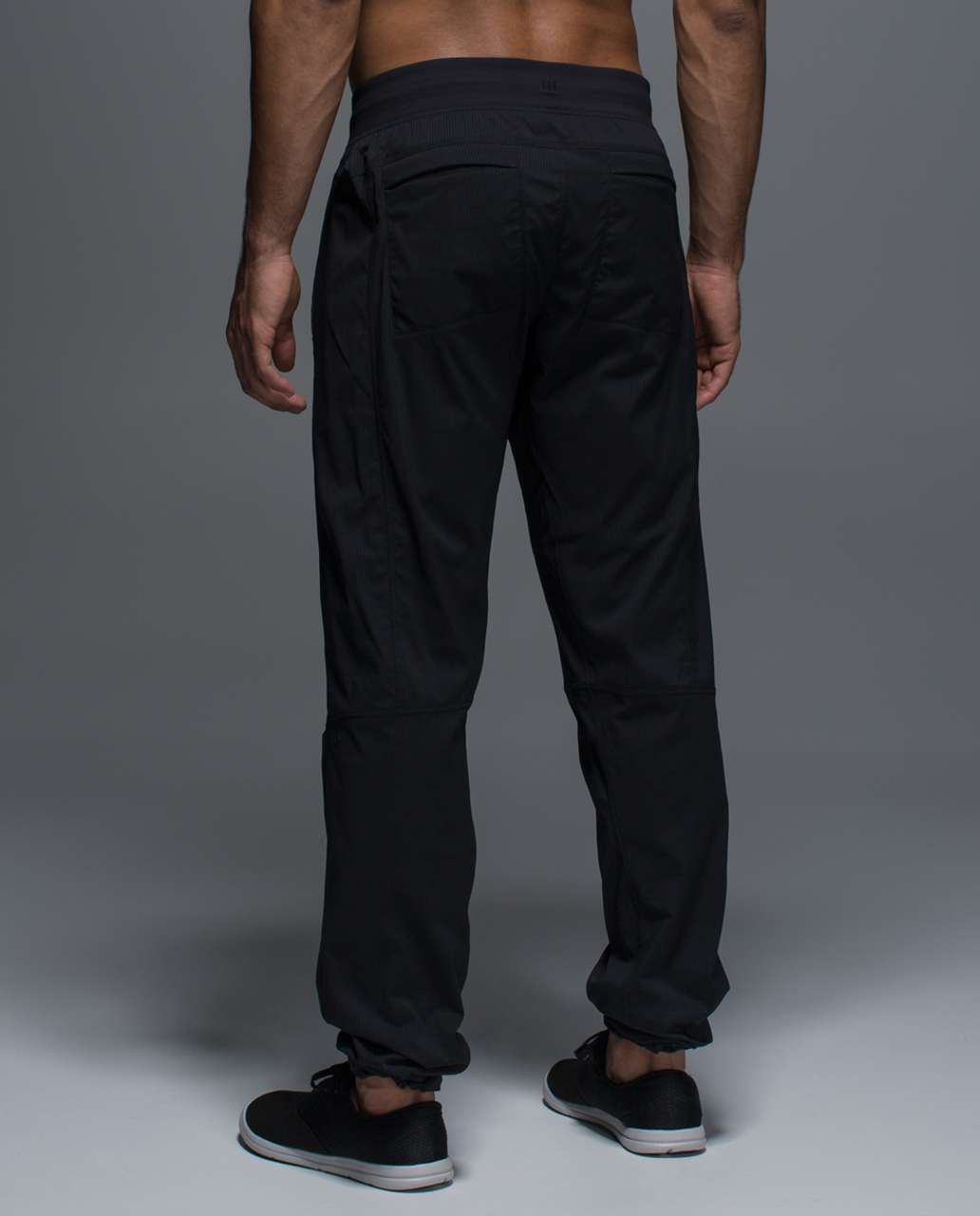 Lululemon On Track Jogger - Black - lulu fanatics