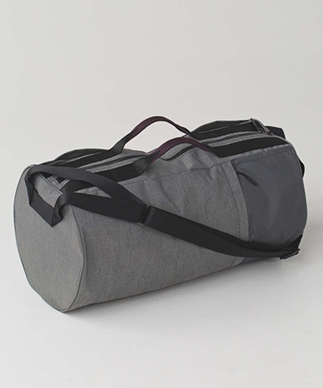 Lululemon Crosstrain Barrel Duffel - Black / White