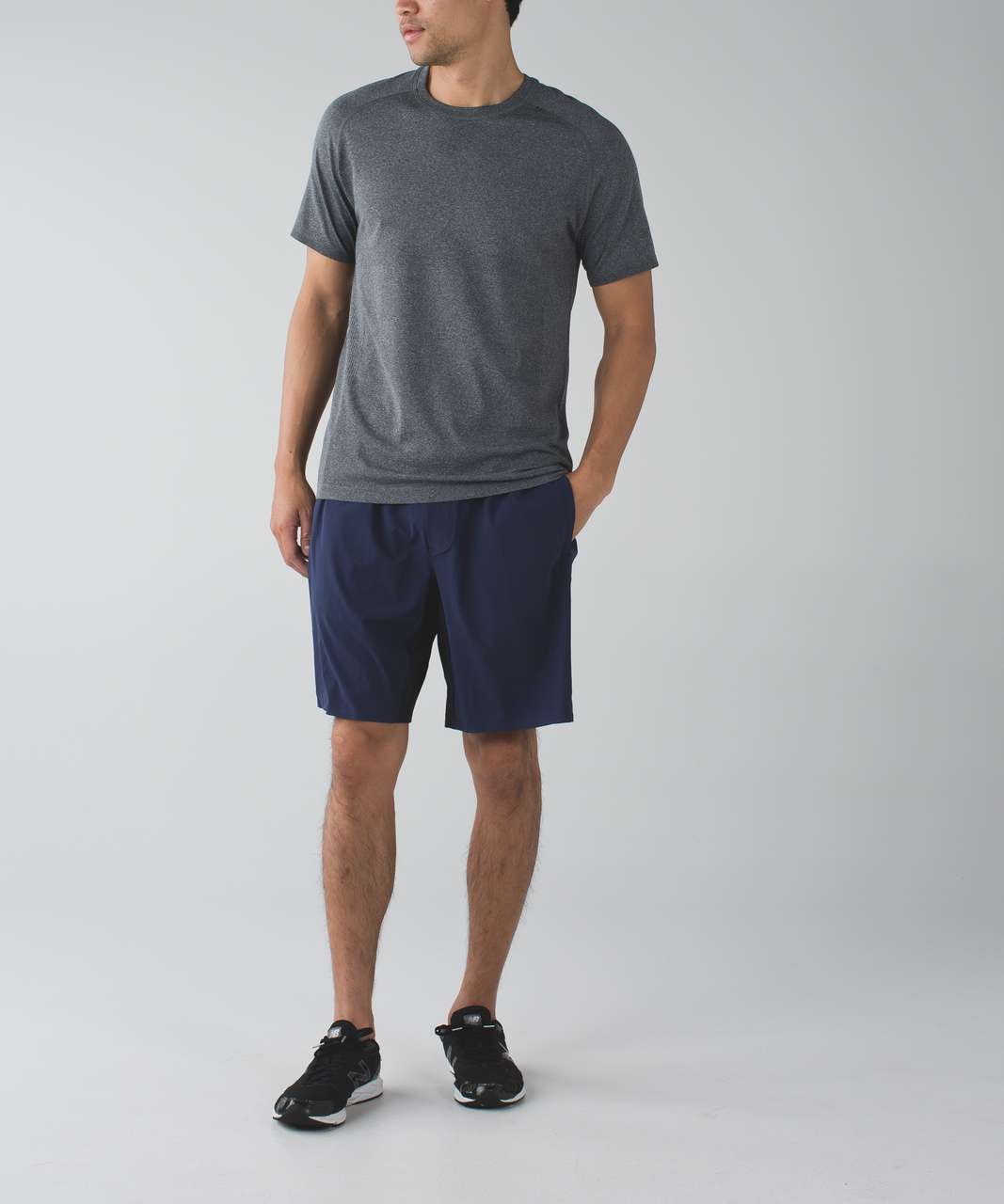 Lululemon Assert Short 9" - Deep Navy