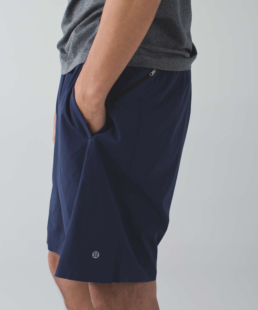 Lululemon Assert Short 9" - Deep Navy