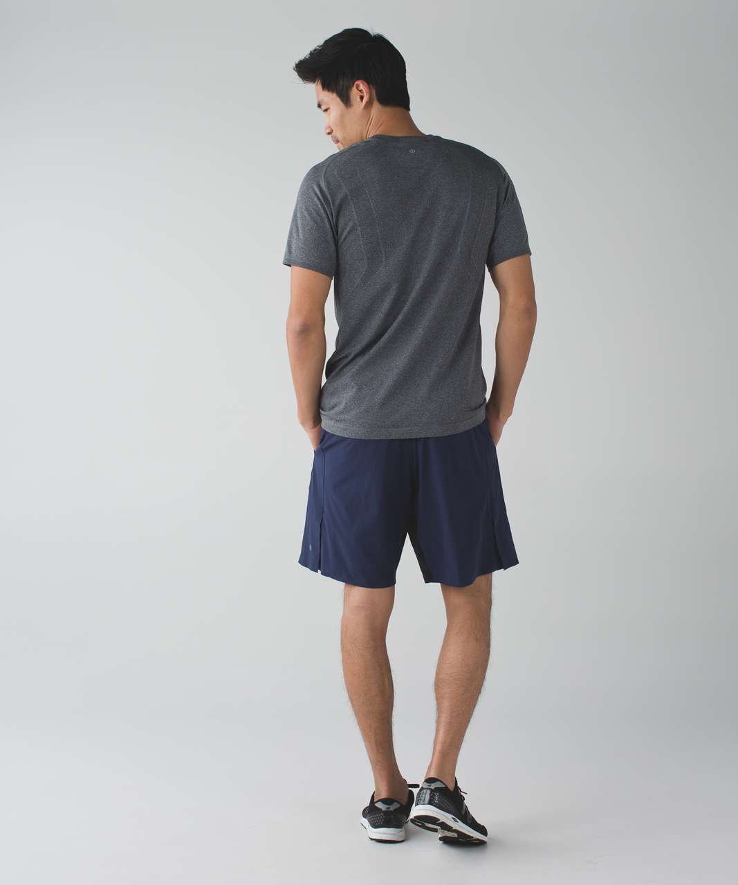 Lululemon Assert Short 9" - Deep Navy