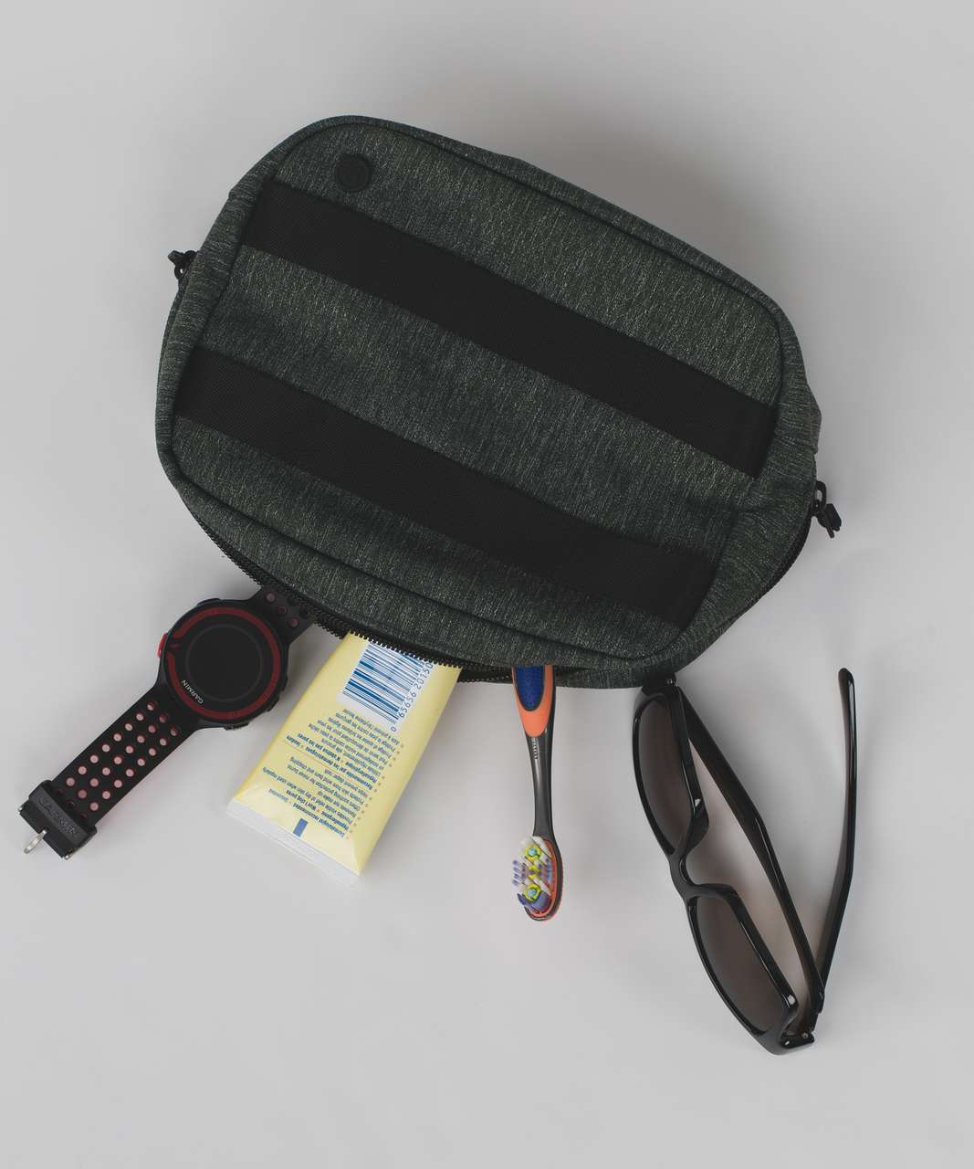 Lululemon Arrival Dopp Kit - Gator Green