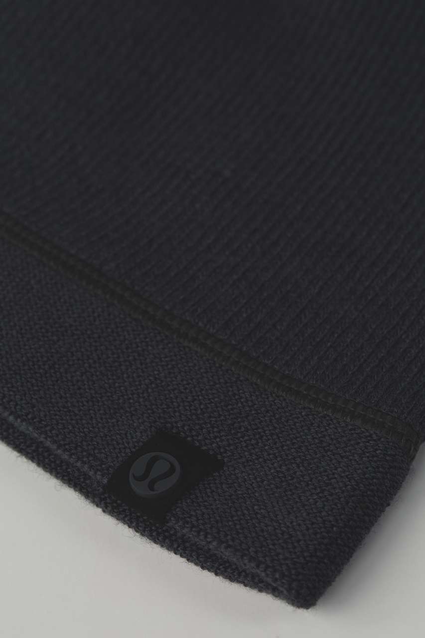 Lululemon Catalyst Beanie - Dark Slate / Kayak Blue