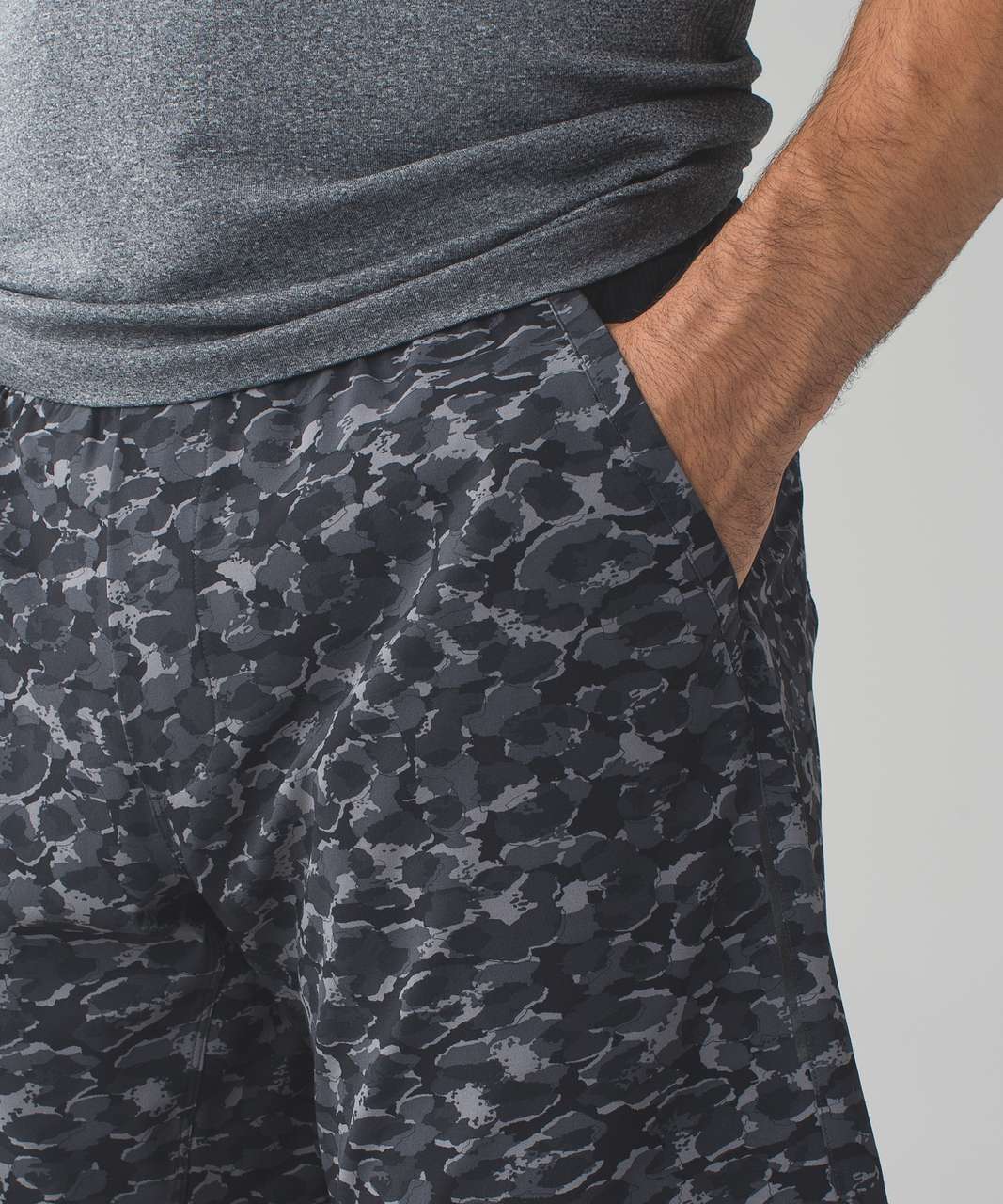 Lululemon Repetition Short - Mini Urban Leopard Slate Black