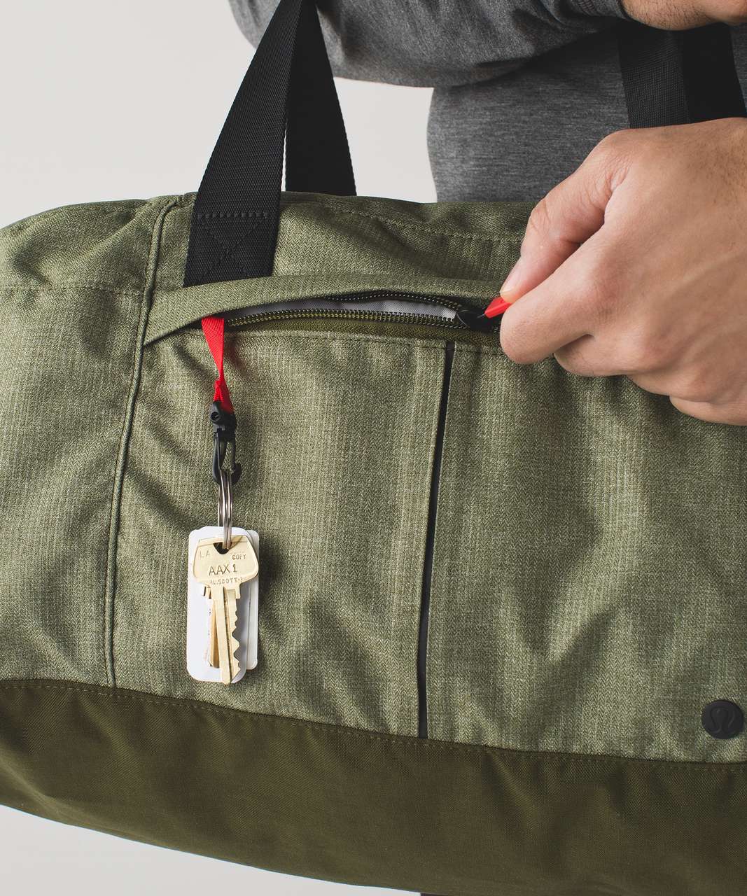 Lululemon Cool Down Duffel - Brave Olive