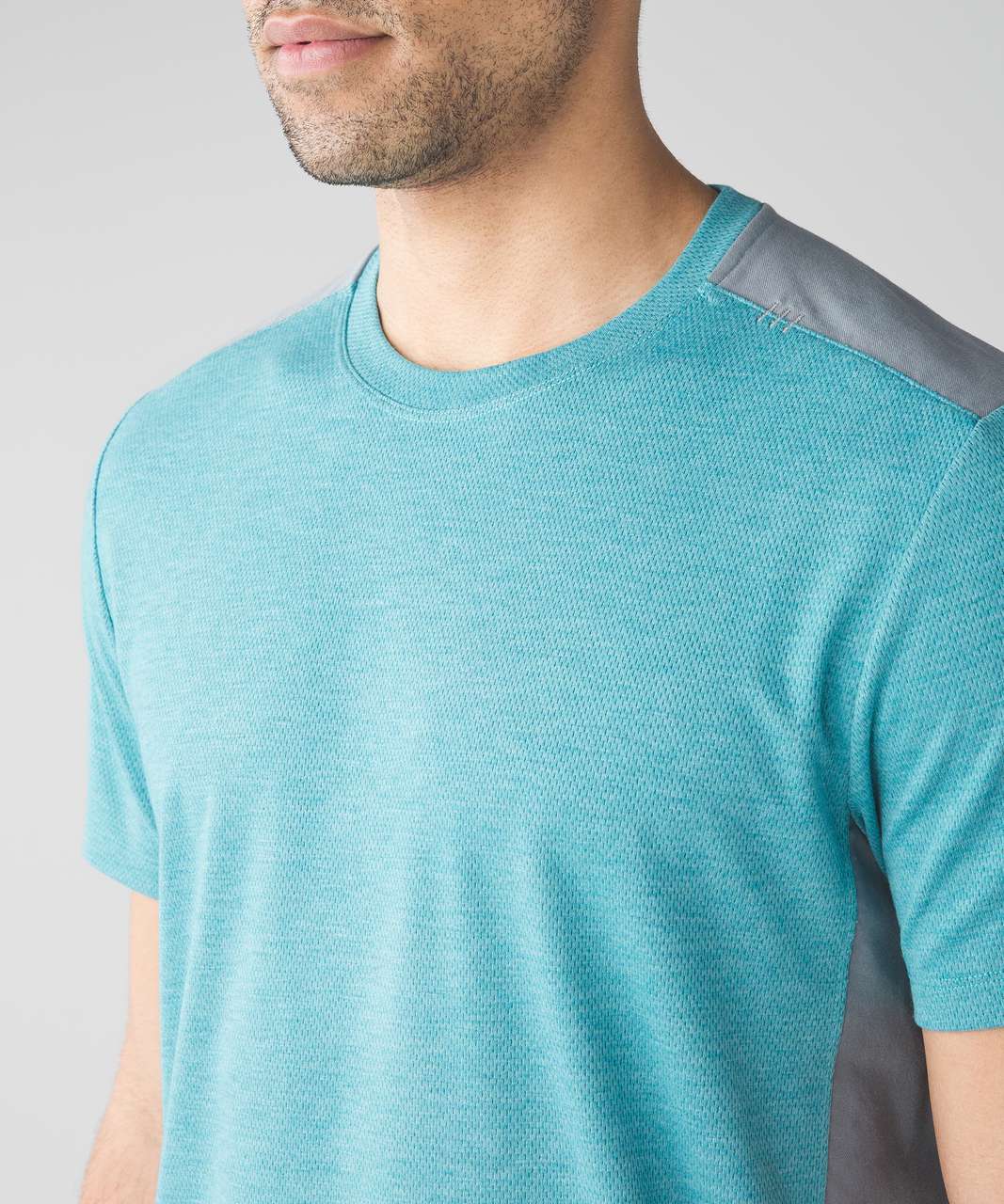 Lululemon Peninsula Short Sleeve - Heathered Bondi Blue / Battleship