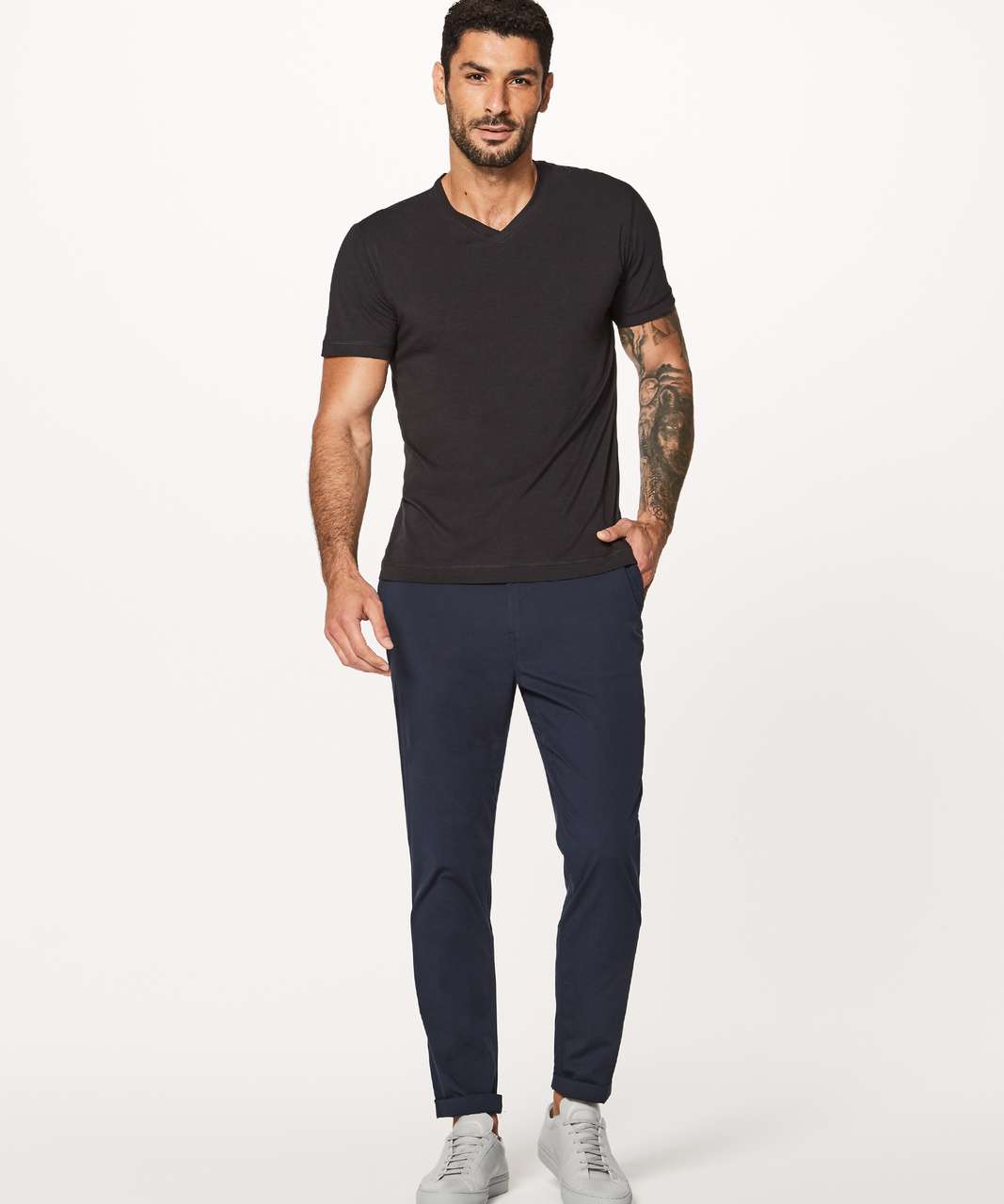 Lululemon 5 Year Basic V - Black