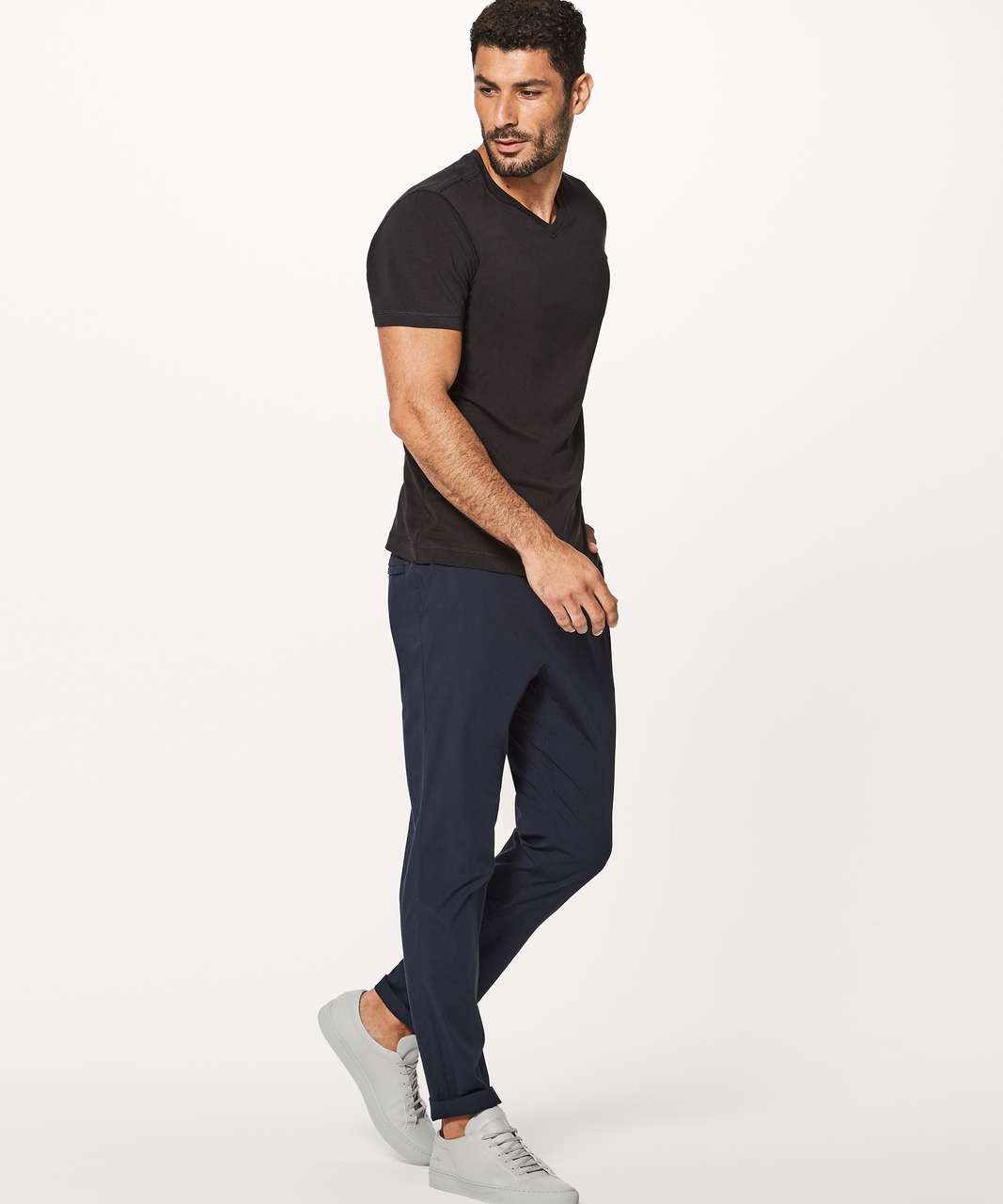 Lululemon 5 Year Basic V - Black