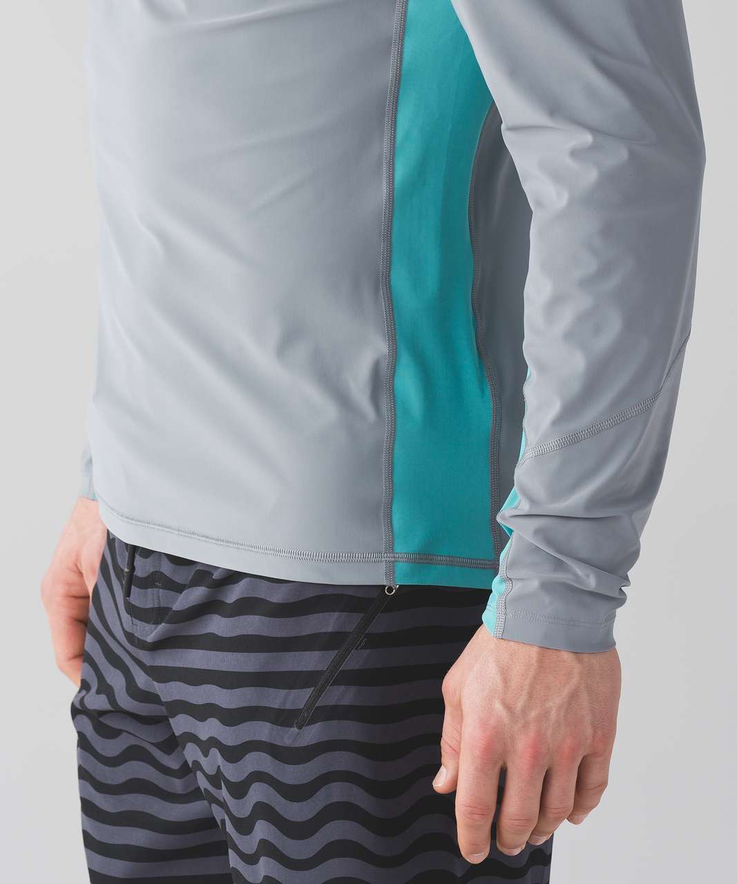 Lululemon Block Out Long Sleeve - Battleship / Arctic Teal