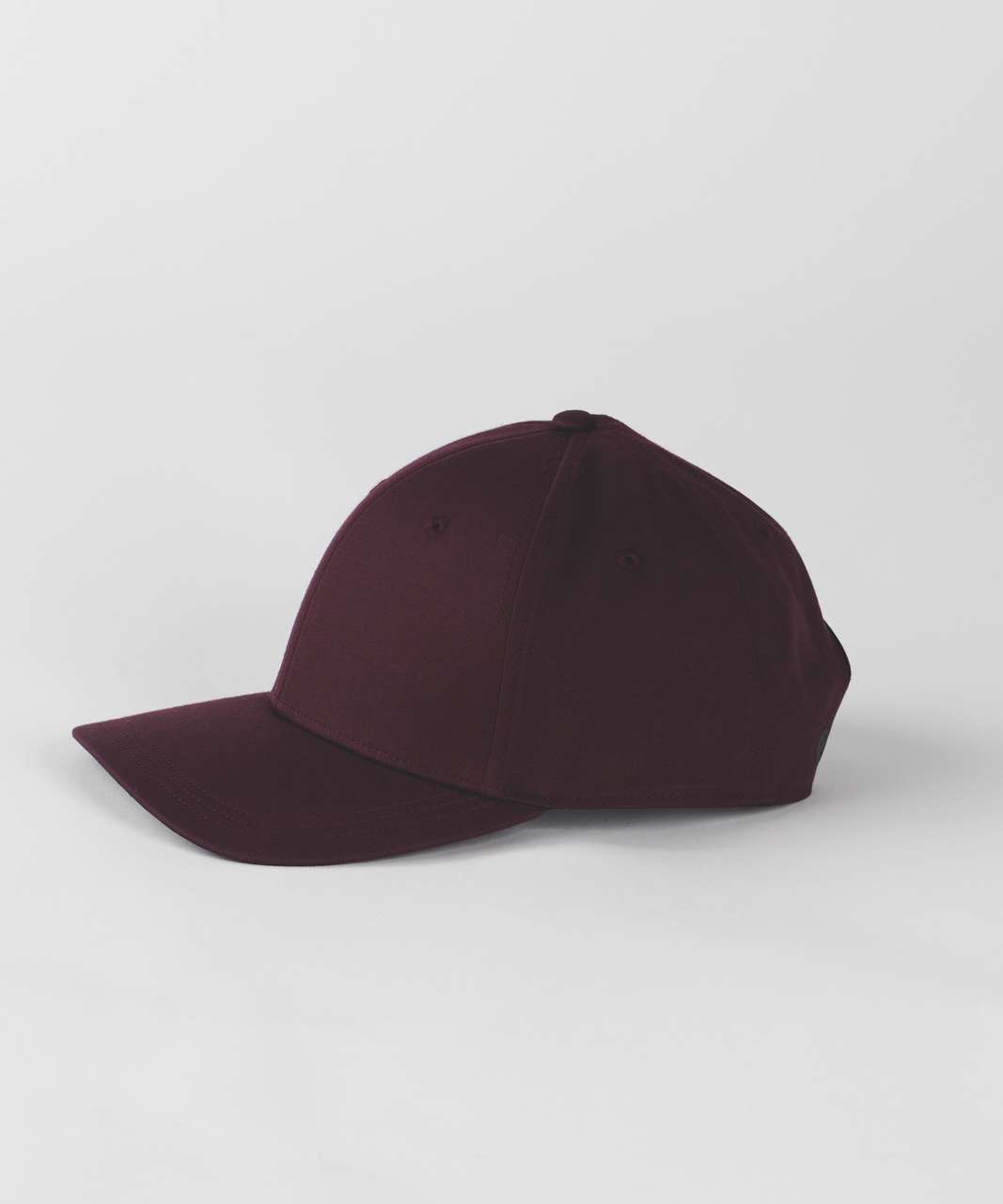 Lululemon On The Fly Ball Cap - Cassis / Black