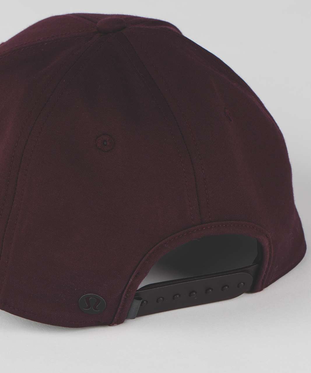 Lululemon On The Fly Ball Cap - Cassis / Black