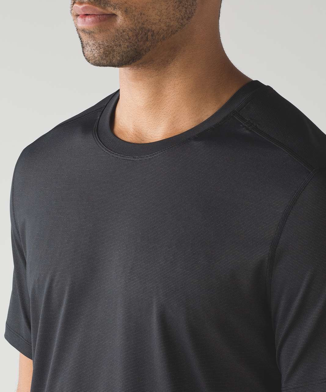 Lululemon Out Run Short Sleeve - Black