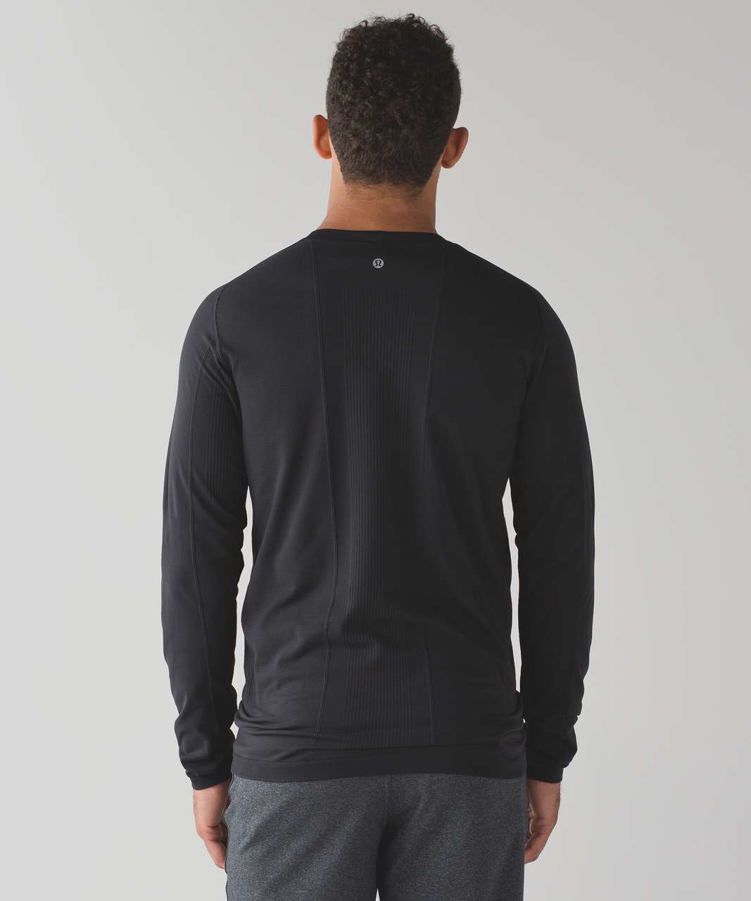 Lululemon Metal Vent Tech Thermal Crew - Black