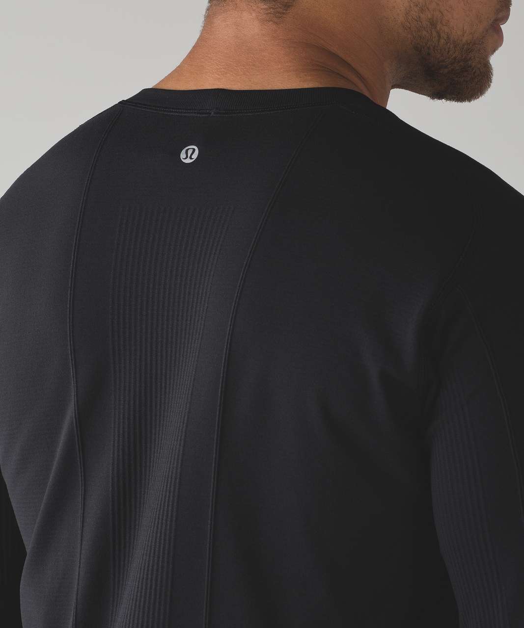 Lululemon Metal Vent Tech Thermal Crew - Black