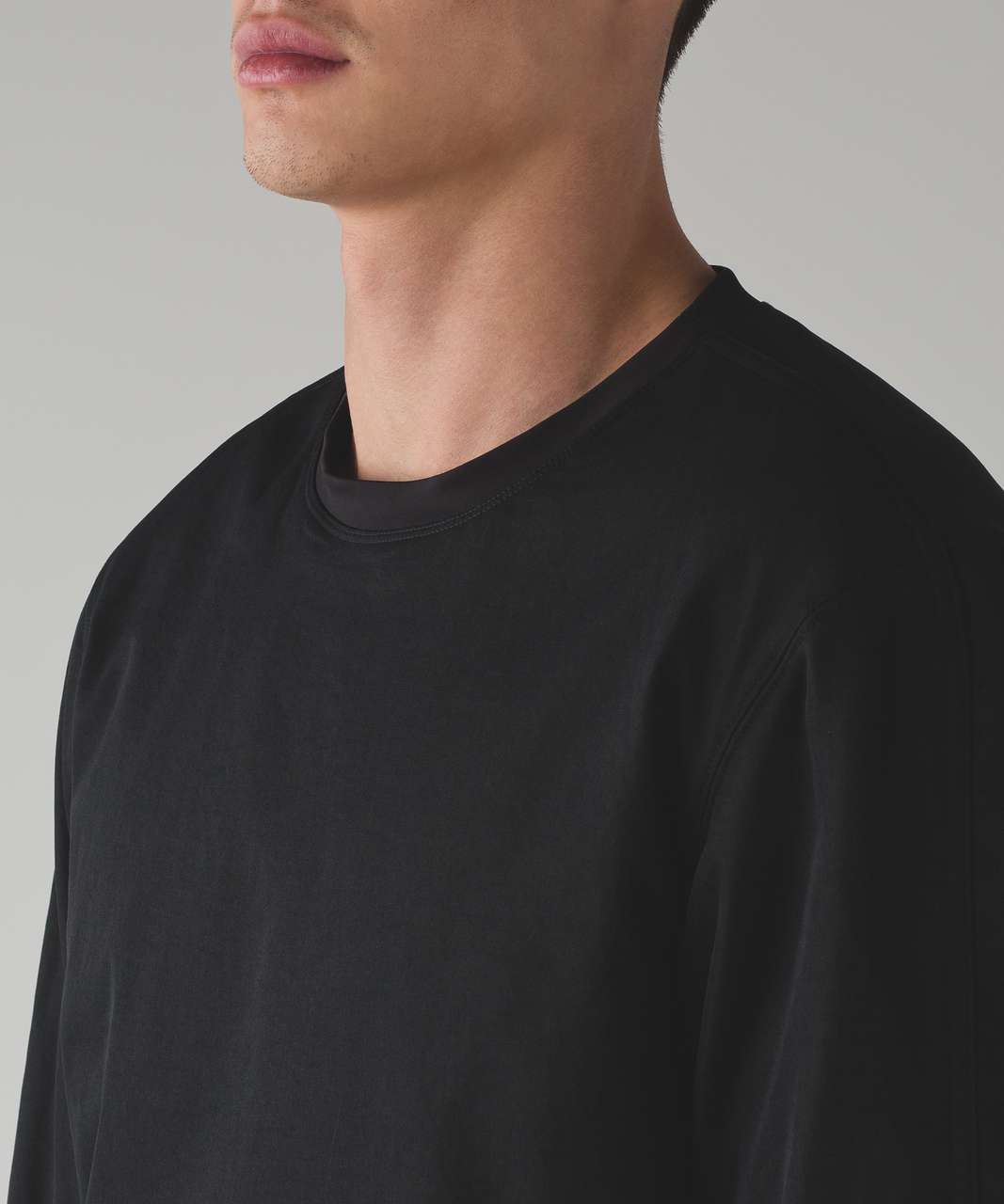 Lululemon NYC Lab:  The Pullover - Black