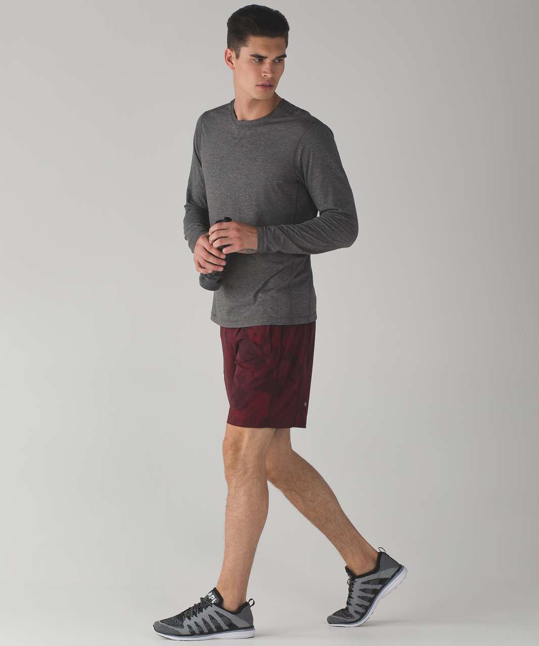 Lululemon Pace Breaker Short 9" - Smokescreen Camo Oxblood Rosewood