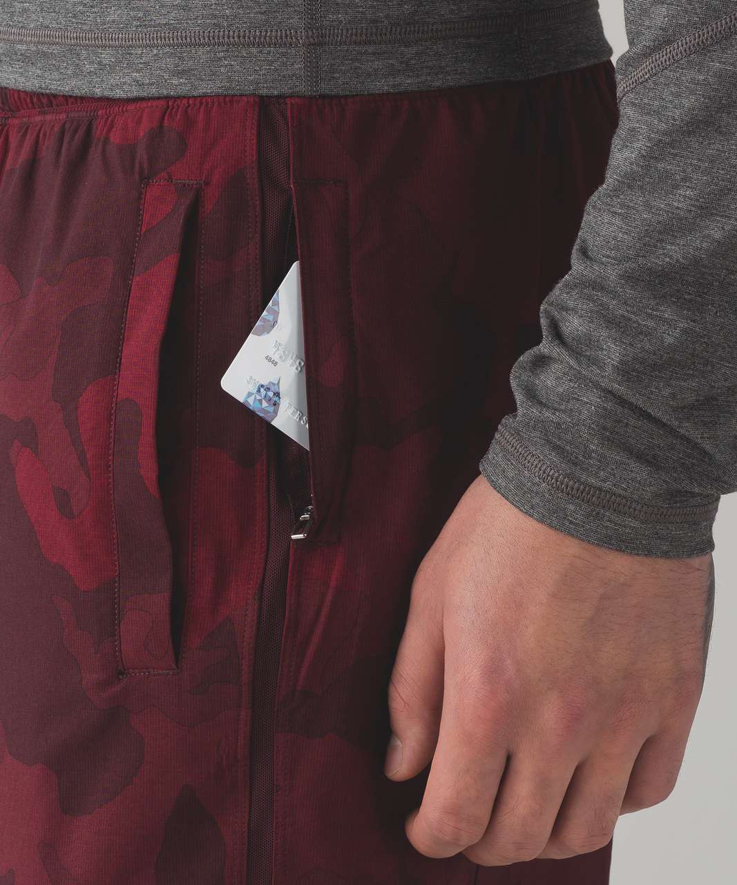 Lululemon Pace Breaker Short 9" - Smokescreen Camo Oxblood Rosewood