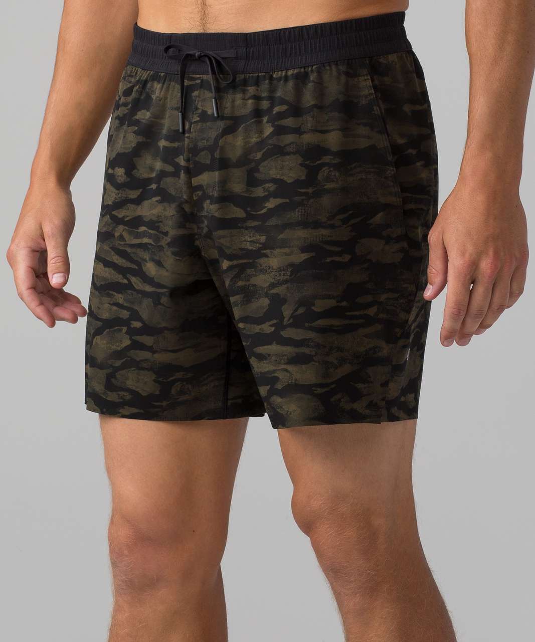 Lululemon Channel Cross Short 7" - Bricollage Military Green Black