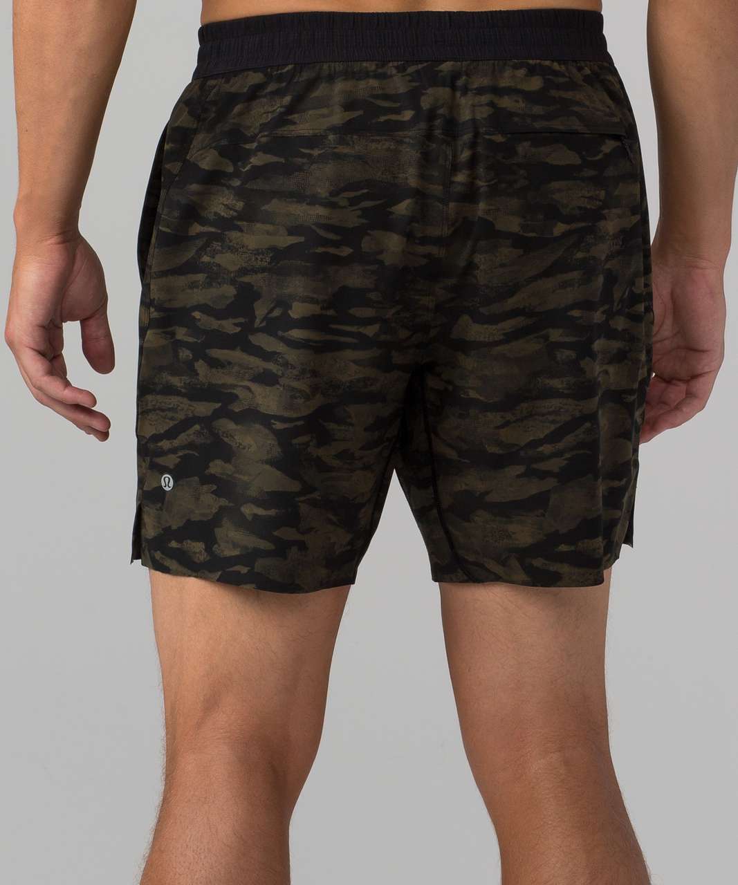 Lululemon Channel Cross Short 7" - Bricollage Military Green Black