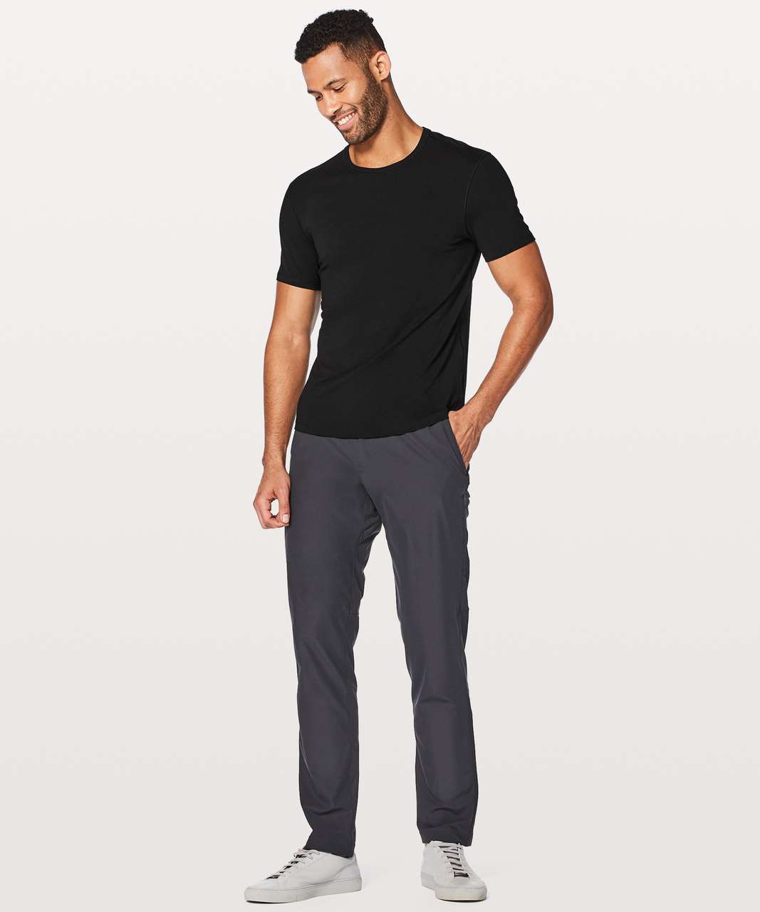 EUC lululemon men's 5 year basic V L black