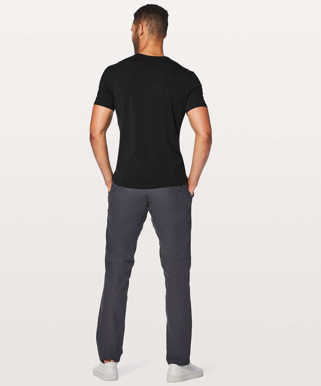 EUC lululemon men's 5 year basic V L black