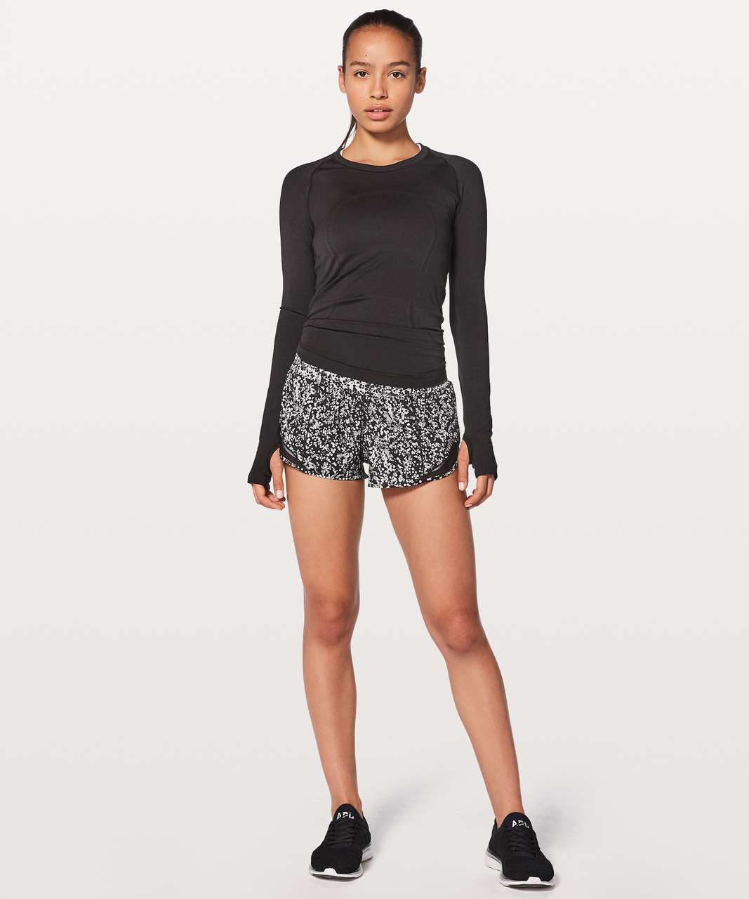 Lululemon Hotty Hot Short II *2.5 - Chirasu Black / Chirakasu Alpine White  / Black - lulu fanatics