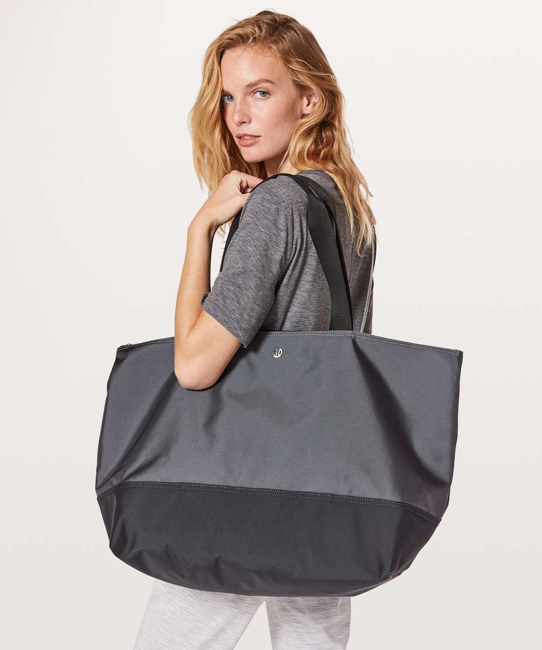 Lululemon The Fundamental Tote *Large 