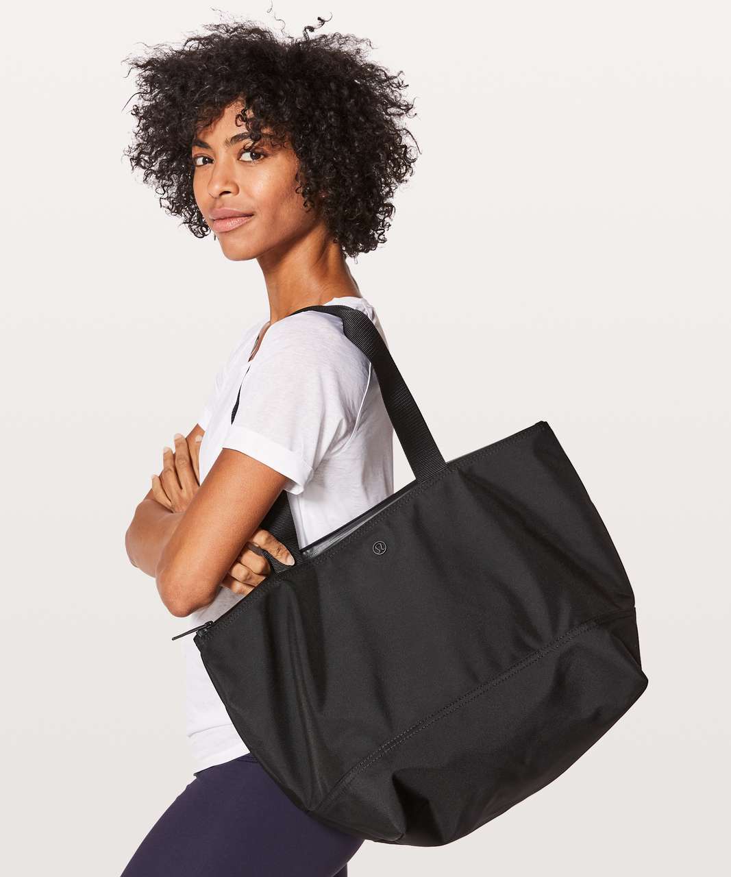 ad REVIEWING THE DAILY MULTI-POCKET CANVAS TOTE BAG #lululemoncreator 