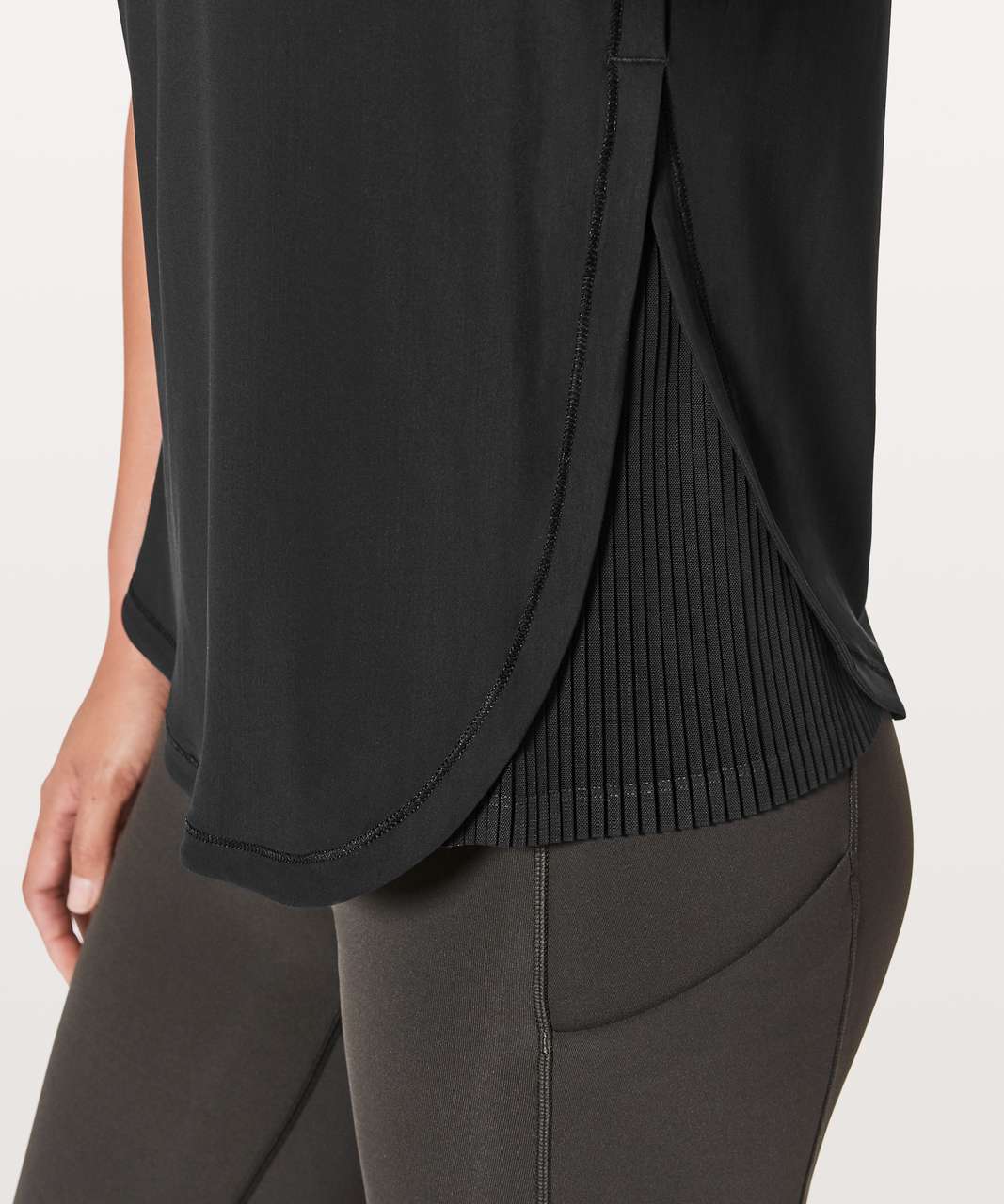 Lululemon Just Pleat It Short Sleeve - Black