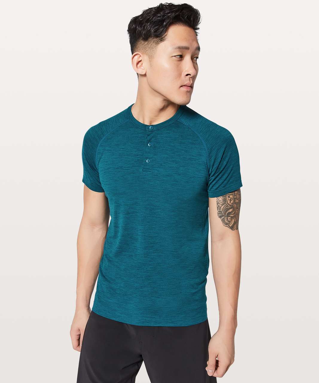 Lululemon Metal Vent Tech Short Sleeve Henley - Night Diver / Capri ...