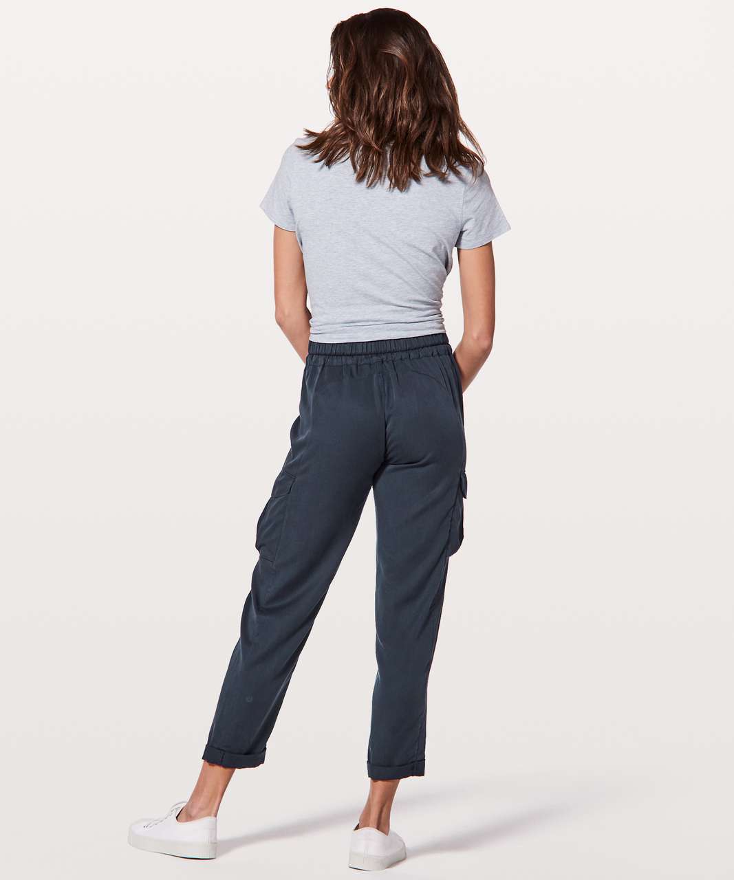 2] Lululemon On The Move Pant *LightweightTrue Navy, Women's Fashion,  Activewear on Carousell