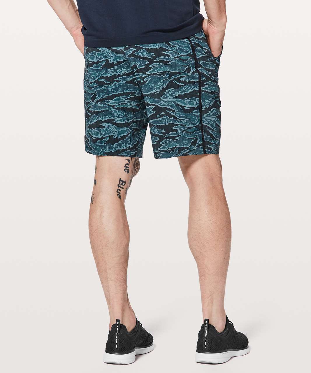 Lululemon Pace Breaker Short 9" - Tiger Camo Multi Blue