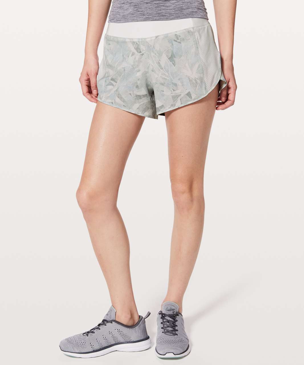 Lululemon Real Quick Short *Perforated 3.5