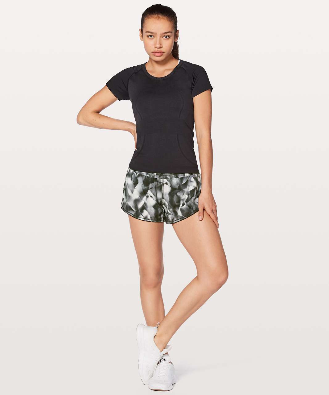 Lululemon Seek The Heat Short II *2.5" - Mini Blush Blossom Alpine White Black