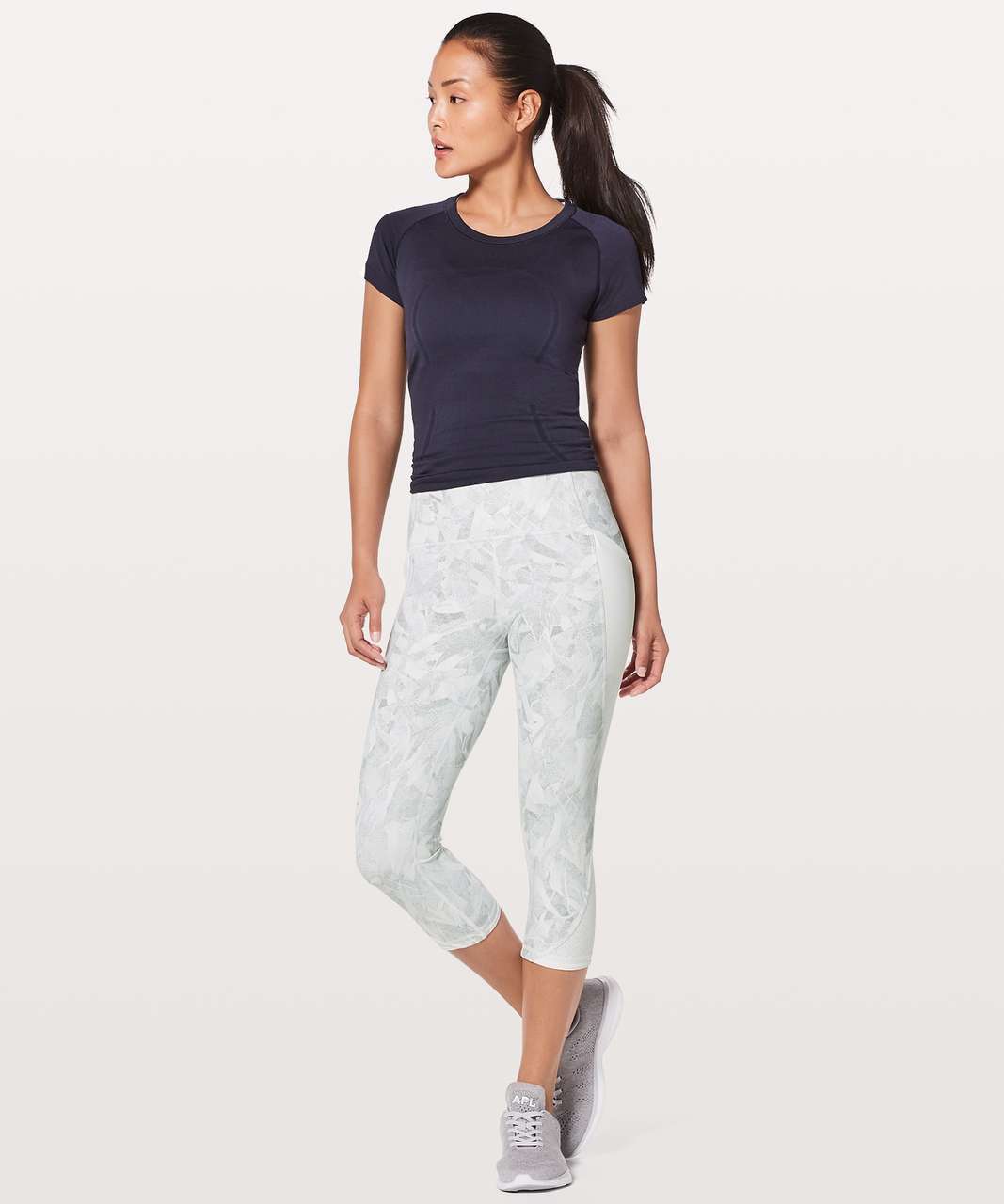 Lululemon Breezy Dot Crop *19