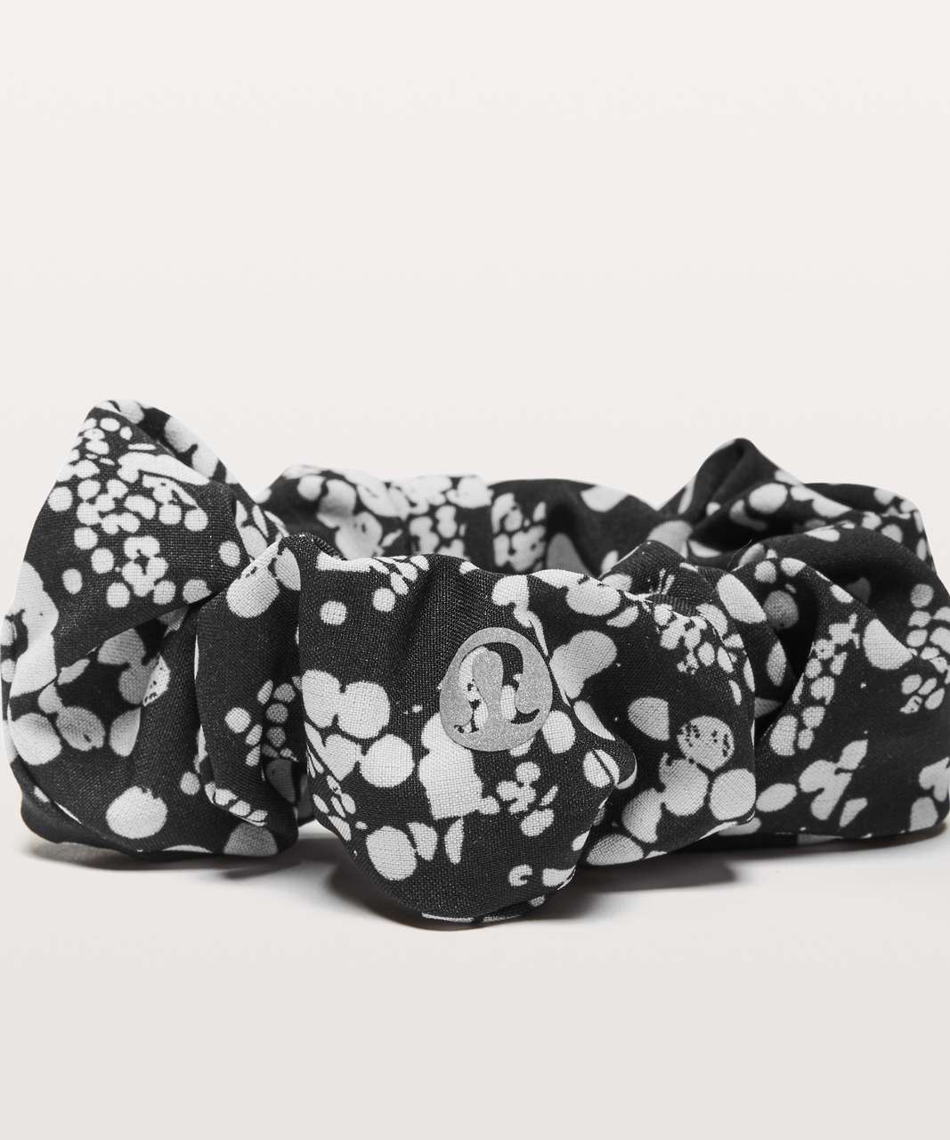 Lululemon Uplifting Scrunchie - Chirasu Black