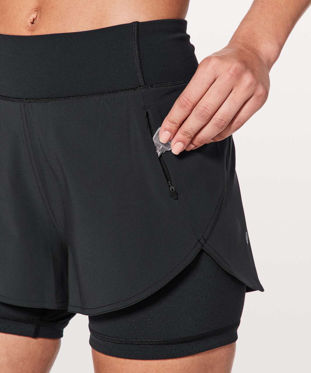 Lululemon Breezy Dot Short *2" - Black