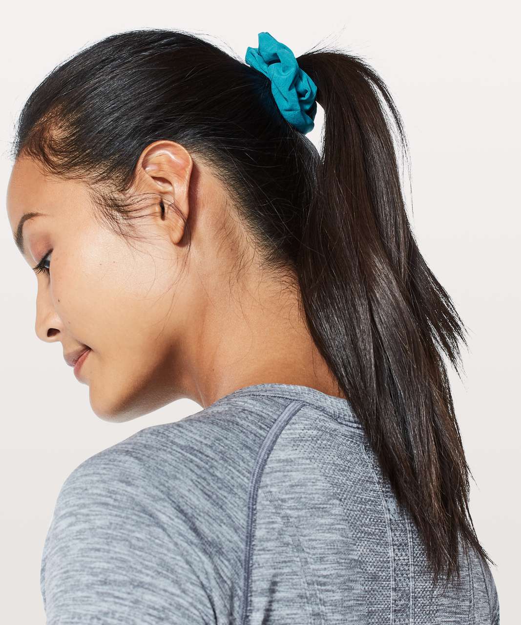 Lululemon Uplifting Scrunchie - Teal Blue