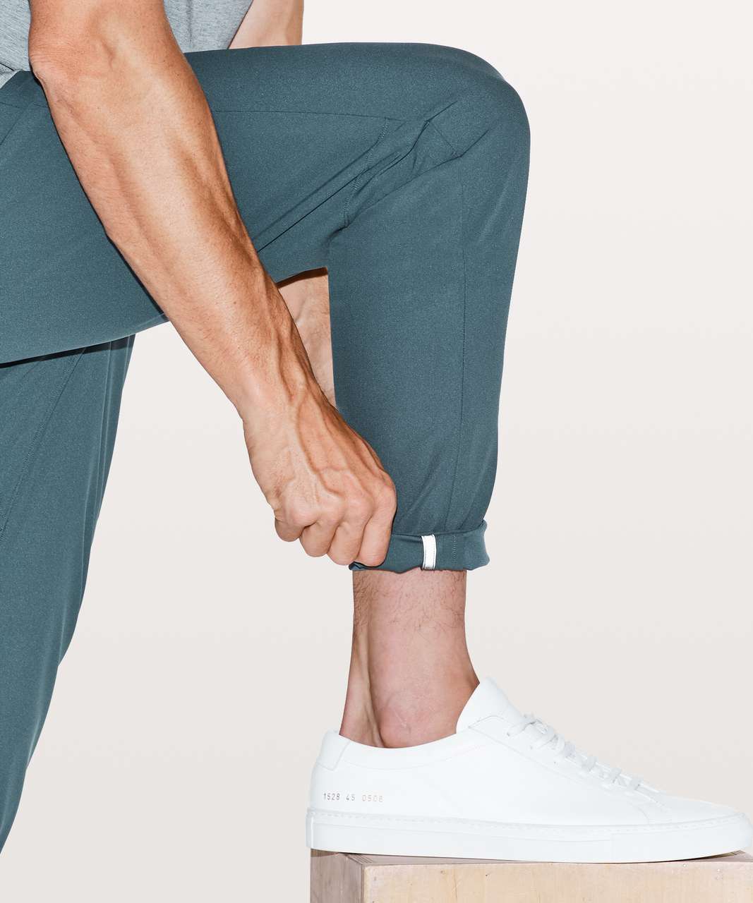 rhone commuter pants vs lululemon abc - world's best athleisure pant in  2022? 