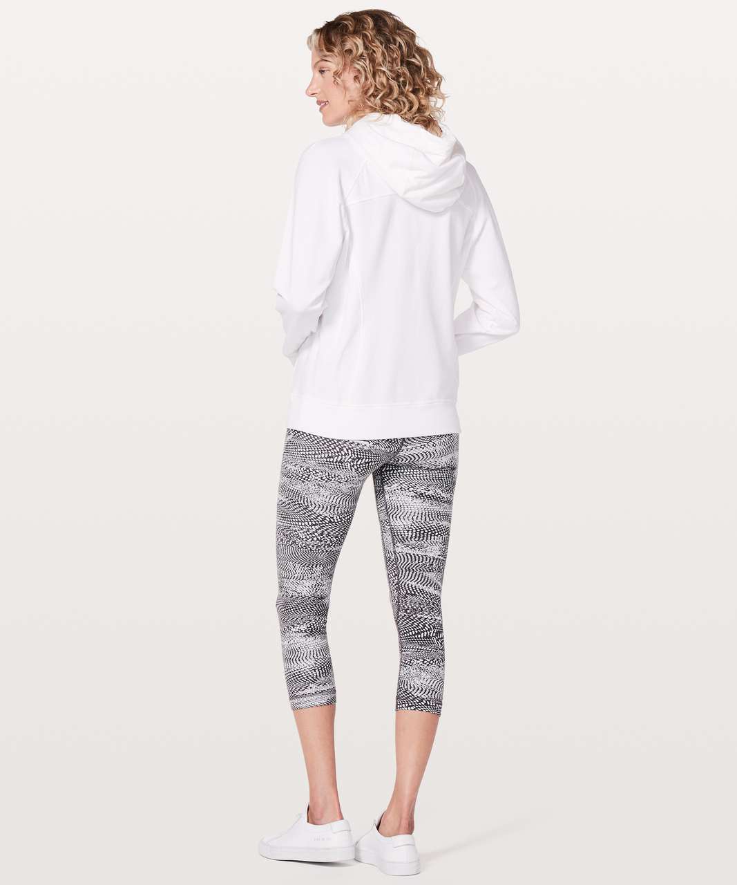 Would ya nab these $10 sweats? #luludupealert #scubadupe #lululemonhac