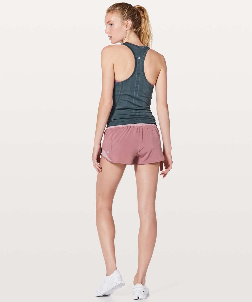 Lululemon Hotty Hot Short II *2.5" - Figue / Rose Blush