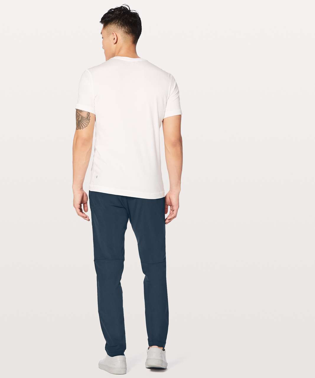 ABC Pant Slim 32” *Warpstreme in True Navy + 5 Year Basic Long Sleeve (size  L) in White and a pair of all white minimalist sneakers makes for a perfect  casual Friday