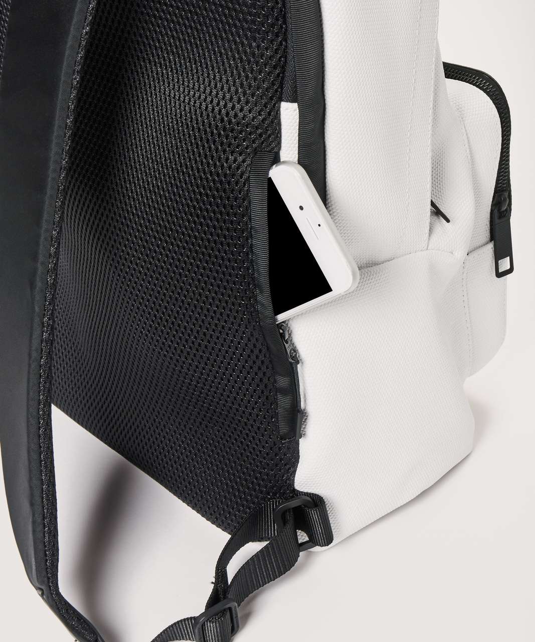 Lululemon Everywhere Backpack *17L - White / Black