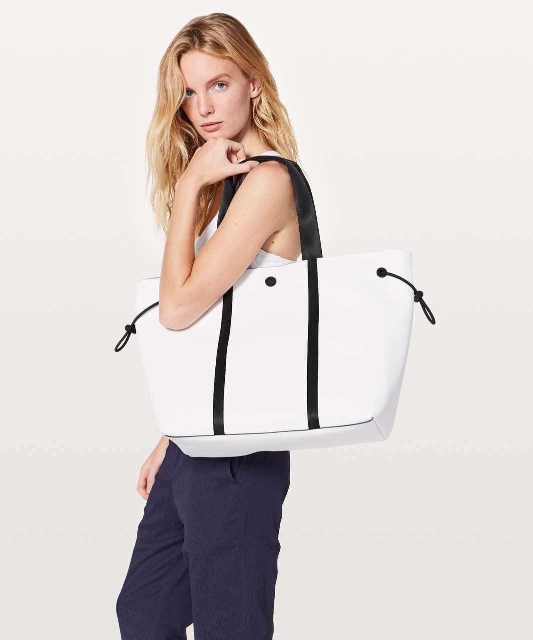 lululemon day out tote