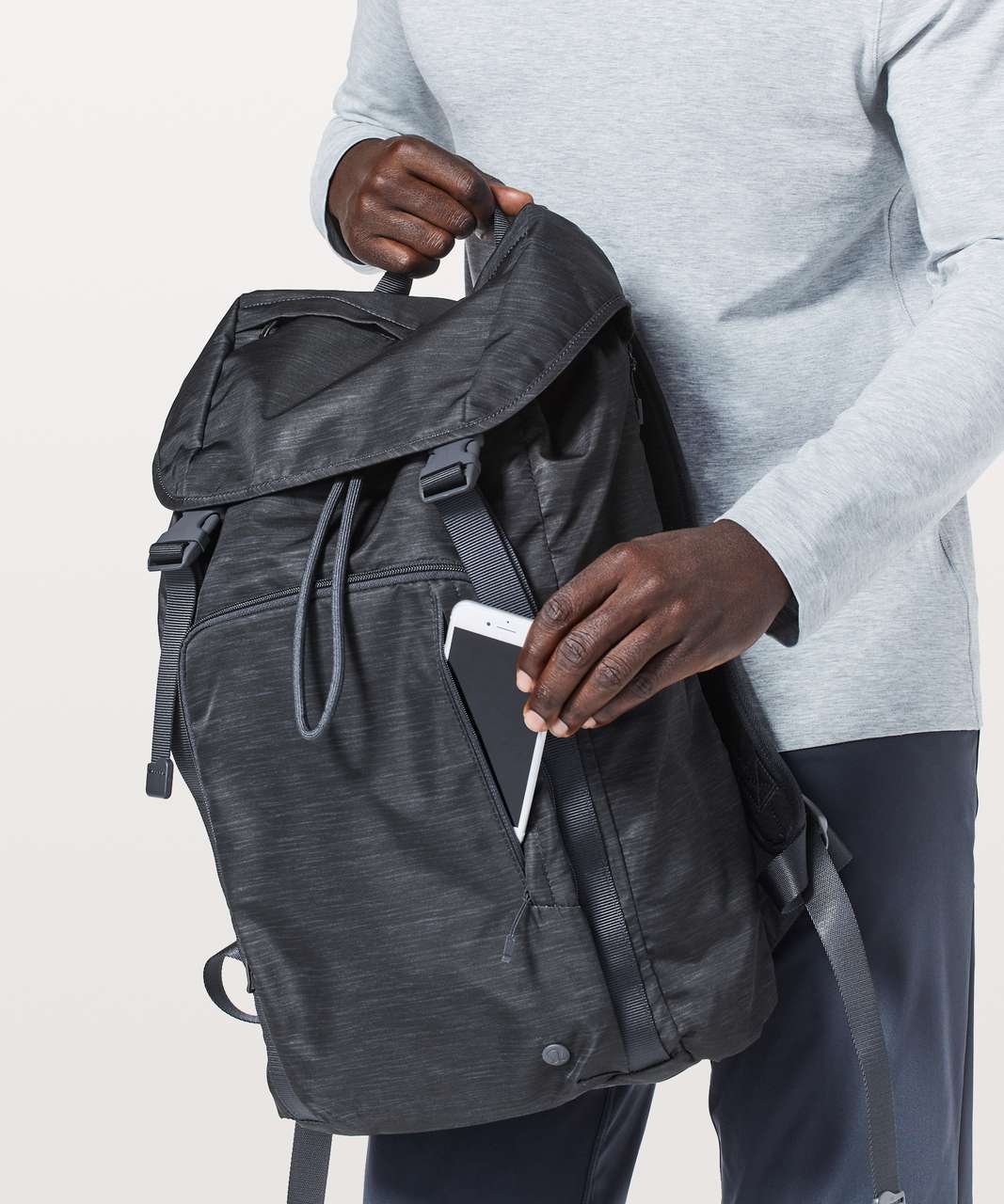 lululemon command the day backpack review