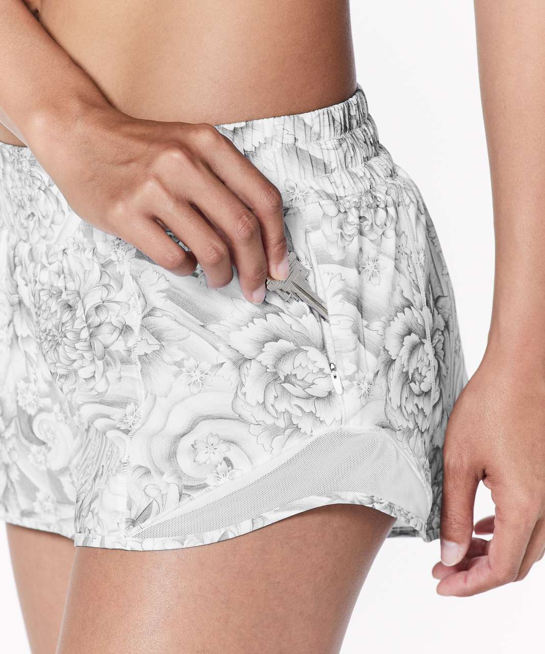 Lululemon Hotty Hot Short II 2.5 Women Size 10 Mini Twine White Multi /  White - $49 - From Haley