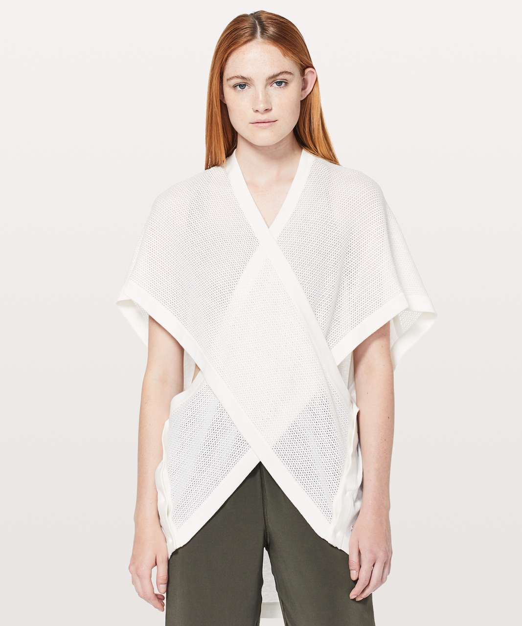 Lululemon Long Weekend Wrap - White